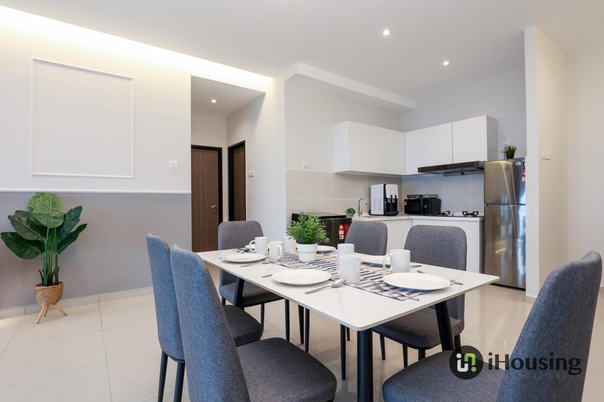 Novo 8 Premium By I Housing Apartment